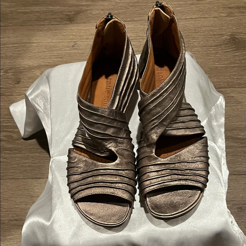 Gentle Souls Women's Bronze Heeled Sandals